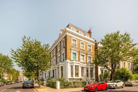 Studio to rent, Blenheim Crescent, Notting Hill, London, W11