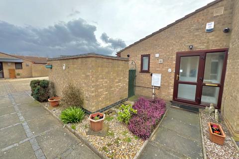 2 bedroom semi-detached bungalow for sale, Peterborough PE1