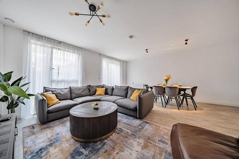 3 bedroom maisonette for sale, Castle Street, Upton Park, London, E13