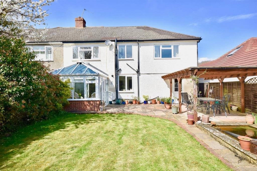 Newton Wood Road, Ashtead KT21 4 bed semidetached house £800,000