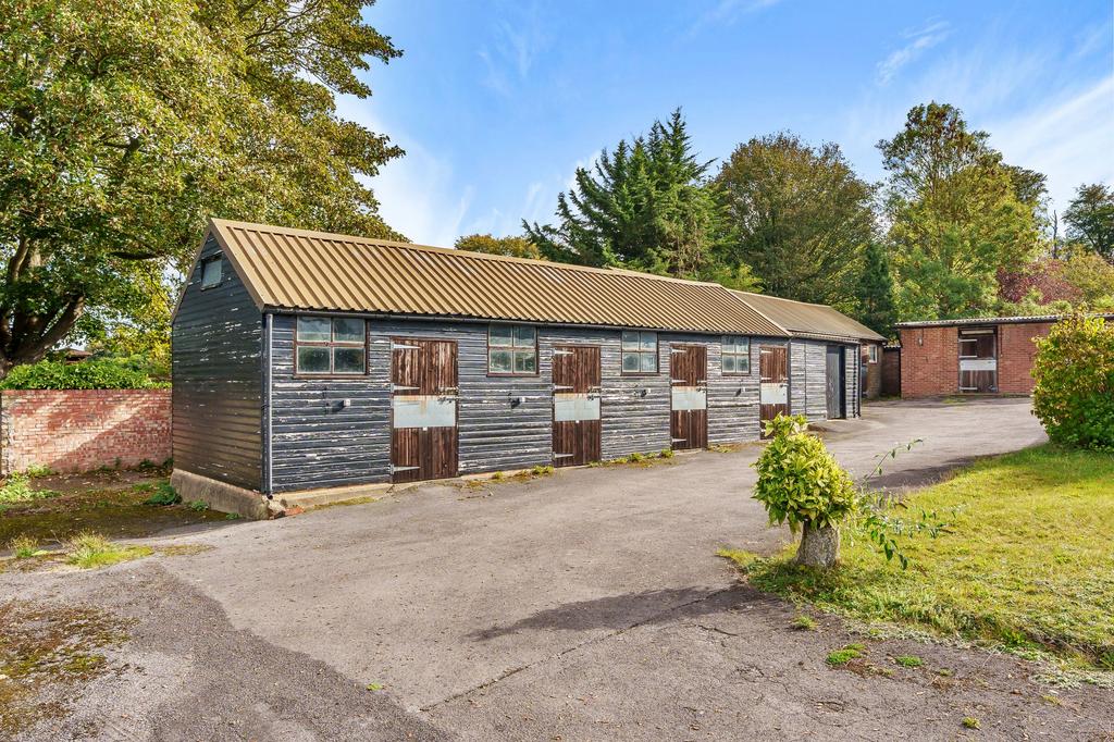 Burgh Heath Road, Epsom KT17 3 bed cottage for sale £850,000
