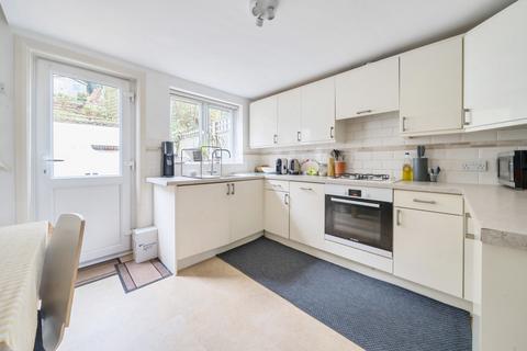 91 Kings Road, Haslemere, GU27 2QG
