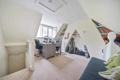 91 Kings Road, Haslemere, GU27 2QG