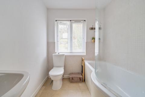 91 Kings Road, Haslemere, GU27 2QG