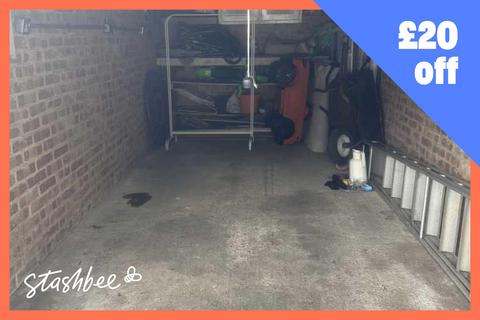 Garage to rent - Gulliver Close, Northolt UB5