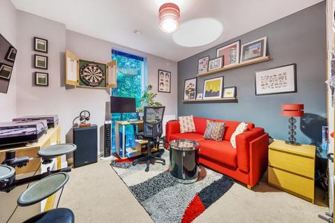 98, Dixie Court Adenmore Road, London, SE6 4FB