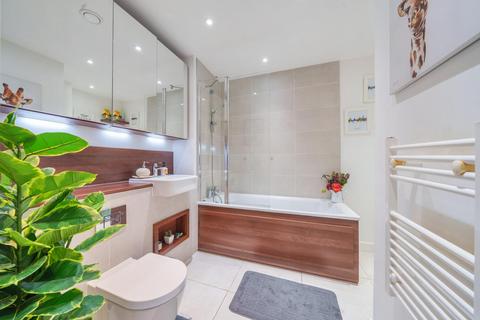 98, Dixie Court Adenmore Road, London, SE6 4FB