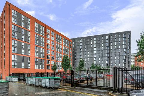 3 bedroom flat to rent, Riverside, Derwent Street, Salford, Manchester, M5