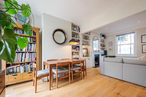 2 bedroom terraced house to rent - Ashbury Road, London SW11
