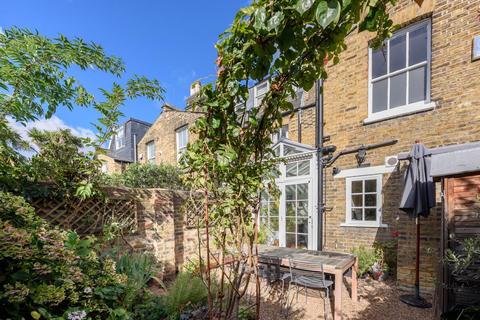 2 bedroom terraced house to rent, Ashbury Road, London SW11