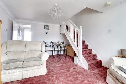2 bedroom end of terrace house for sale, St Denis Close, Harwich