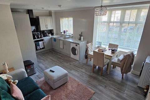 1 bedroom flat to rent, Flat ,  Bluebell Gardens, Folkestone