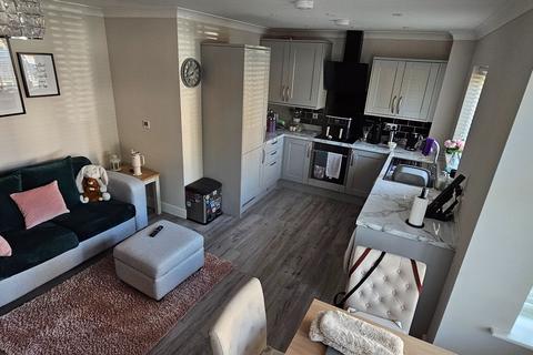 1 bedroom flat to rent, Flat ,  Bluebell Gardens, Folkestone