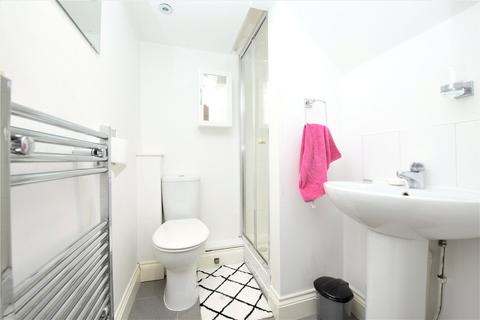 Studio to rent, Albion Place, Maidstone, ME14