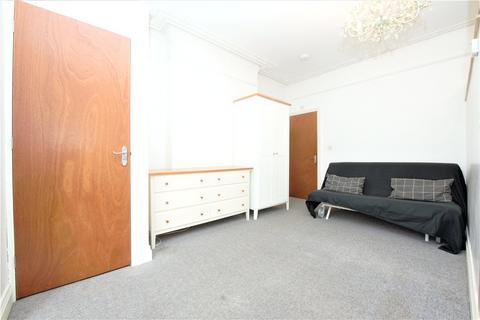 Studio to rent, Albion Place, Maidstone, ME14