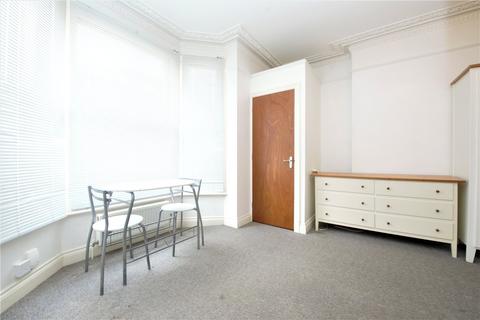 Studio to rent, Albion Place, Maidstone, ME14
