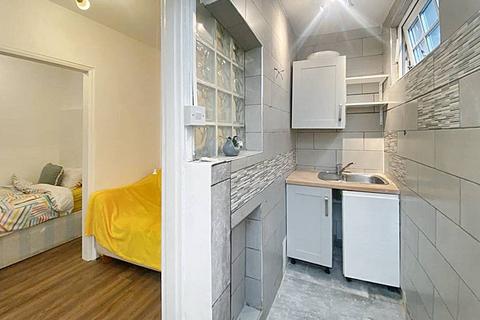 1 bedroom apartment to rent - Garratt Lane, London SW18