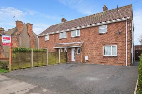 3 bedroom semi-detached house for sale - Kings Road, Barnetby Le Wold, North Lincolnshire, DN38
