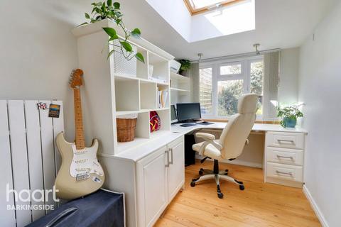 7 Caterham Avenue, Ilford, IG5 0QA