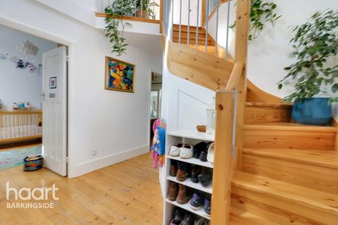 7 Caterham Avenue, Ilford, IG5 0QA