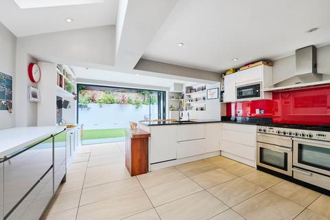 4 bedroom apartment for sale, Almeric Road, London, SW11