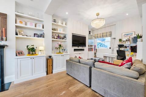 4 bedroom apartment for sale - Almeric Road, London, SW11