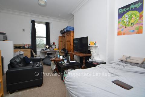 1 bedroom flat to rent, Moorland Road, Hyde Park LS6