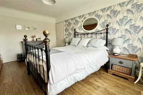 32 Derwent Road, Meols, Wirral, CH47 8XZ