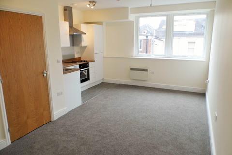 Studio to rent - Farnsby Street, Town Centre, Swindon, SN1