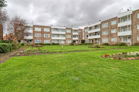 3 bedroom apartment for sale - Frinton on Sea CO13