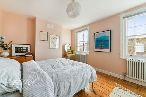 53 Cranbrook Road, London, SE8 4EJ