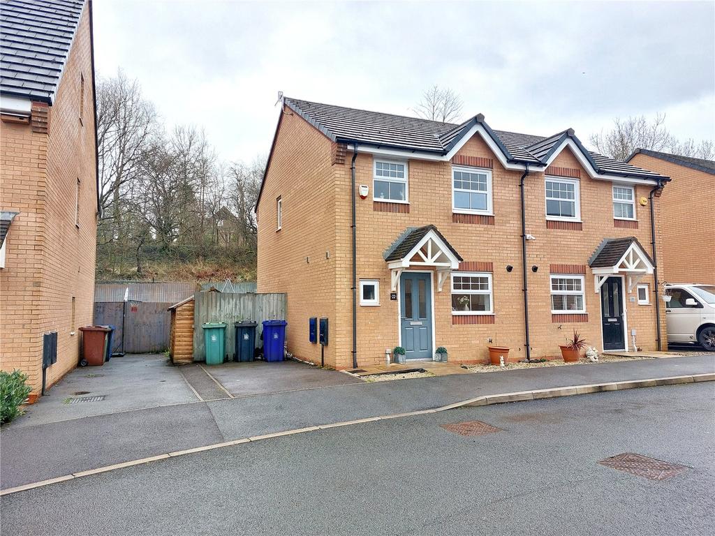 Cotton Way, Helmshore, Rossendale, BB4 3 bed semidetached house for