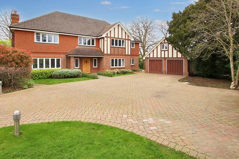 4 bedroom detached house for sale, Wickham Road, Shirley