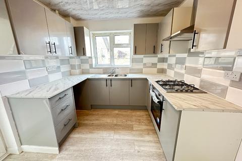 3 bedroom detached house to rent - Kirby Drive, Luton, Bedfordshire, LU3 4AW