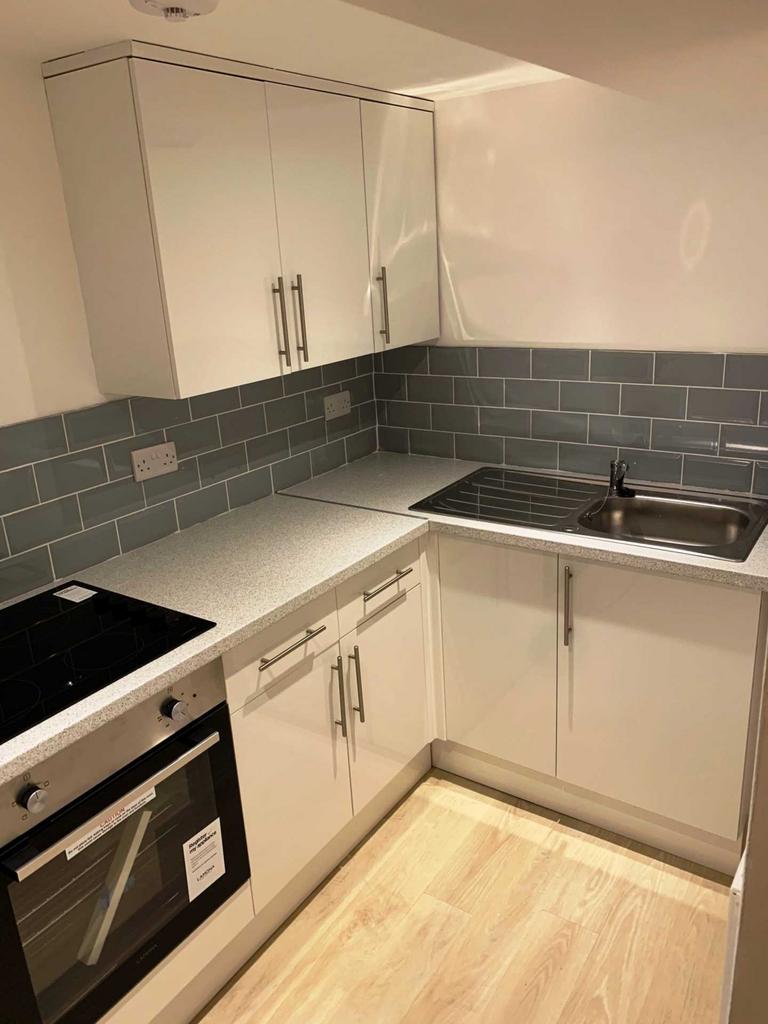 Apartment in Manchester, Withington - View 2