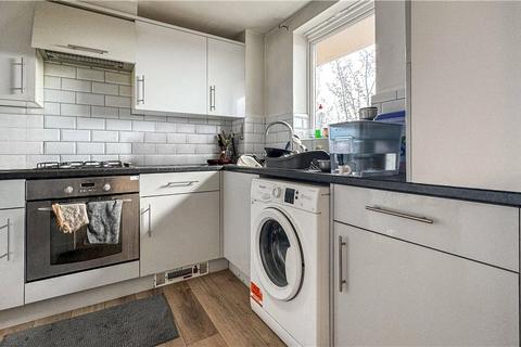 2 bedroom apartment for sale - Admiralty Close, West Drayton