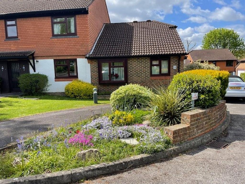 Ashtead, Ashtead KT21 2 bed property for sale £399,950