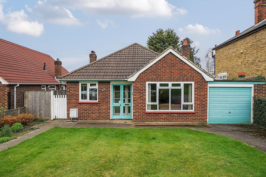 Stamford Green Road, Epsom KT18 3 bed detached bungalow £725,000