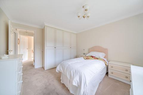 2 bedroom retirement property for sale, Oakmead Green, Epsom KT18