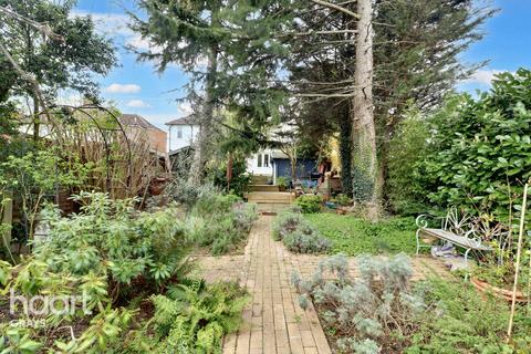 5 Denecroft Gardens, Grays, RM17 5SA