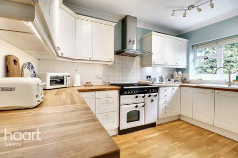 5 Denecroft Gardens, Grays, RM17 5SA