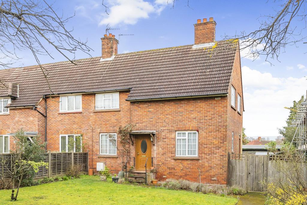 Dorking Road, Epsom KT18 3 bed semidetached house for sale £500,000