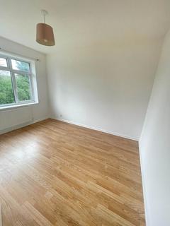 3 bedroom semi-detached house to rent, Hendon Way, Staines Upon Thames