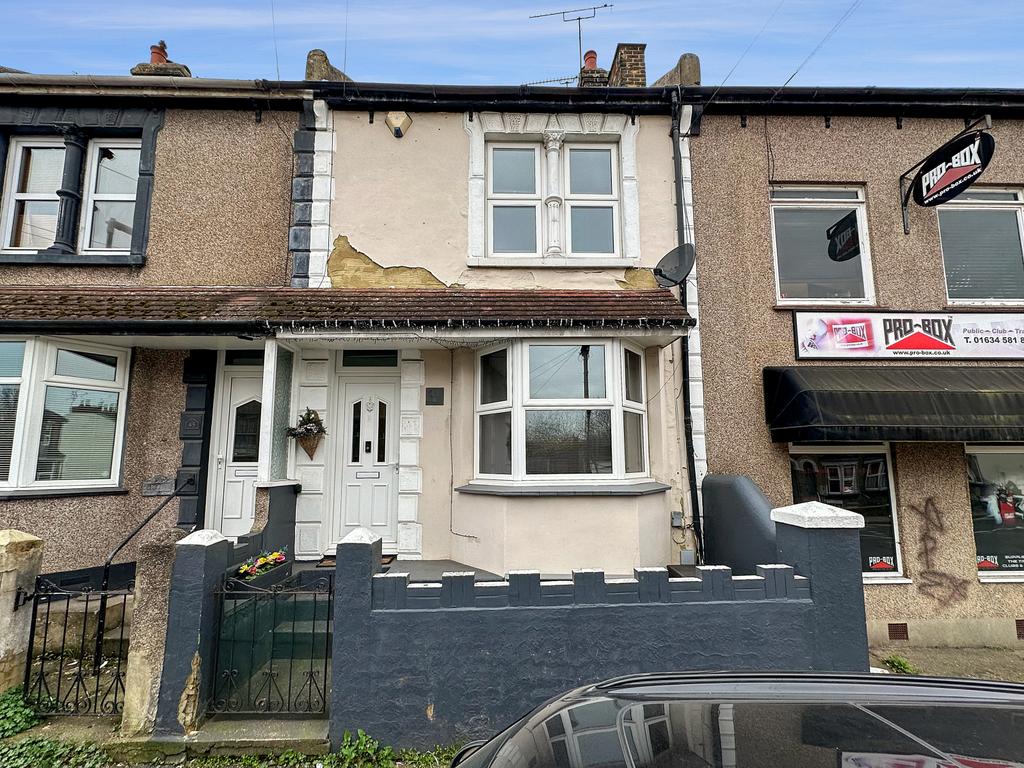 Barnsole Road, Gillingham, Kent, ME7 4 bed terraced house for sale £300,000