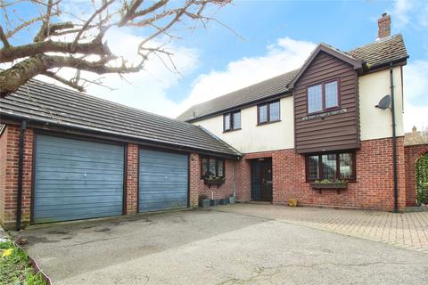 5 bedroom detached house for sale - Bullfinch Close, Colchester, CO4