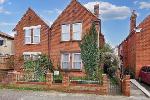 3 bedroom semi-detached house for sale - Westbourne Road, Ipswich