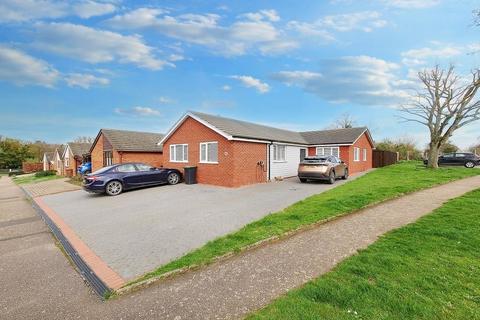 4 bedroom detached bungalow for sale, Springfield Road, Lower Somersham