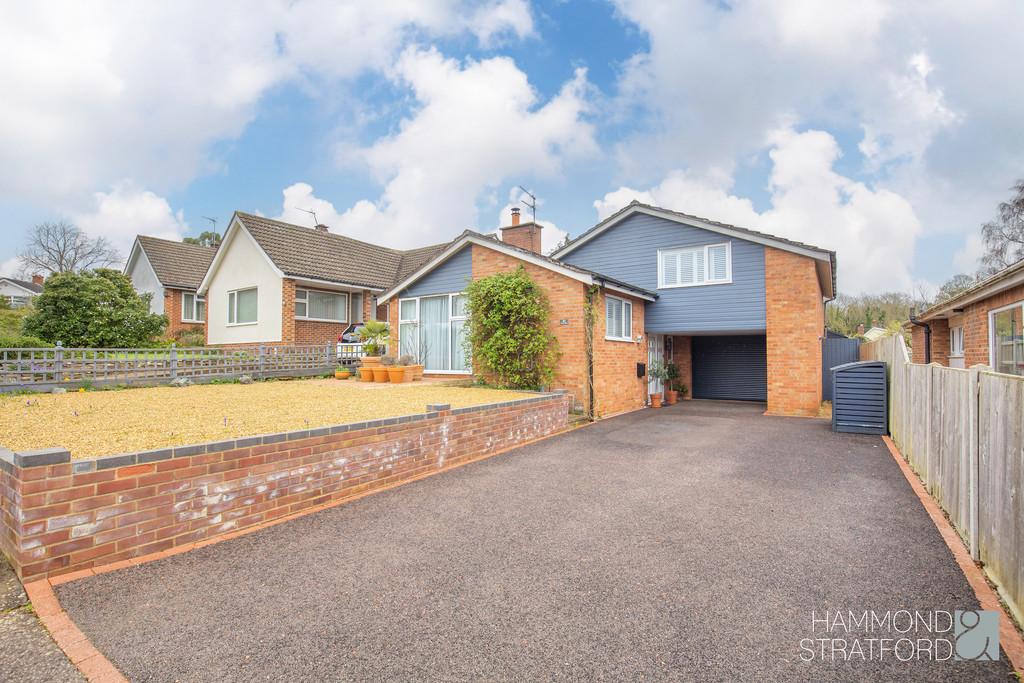 Parsons Mead, Eaton 3 bed detached house for sale £450,000