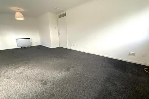 2 bedroom apartment to rent, Mull, St Leonards, East Kilbride