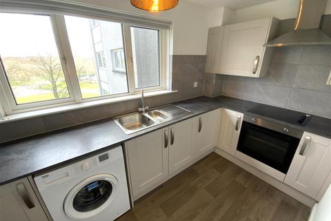 2 bedroom apartment to rent, Mull, St Leonards, East Kilbride